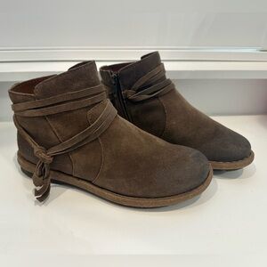 Born Tulum leather ankle boots booties 🥾 7